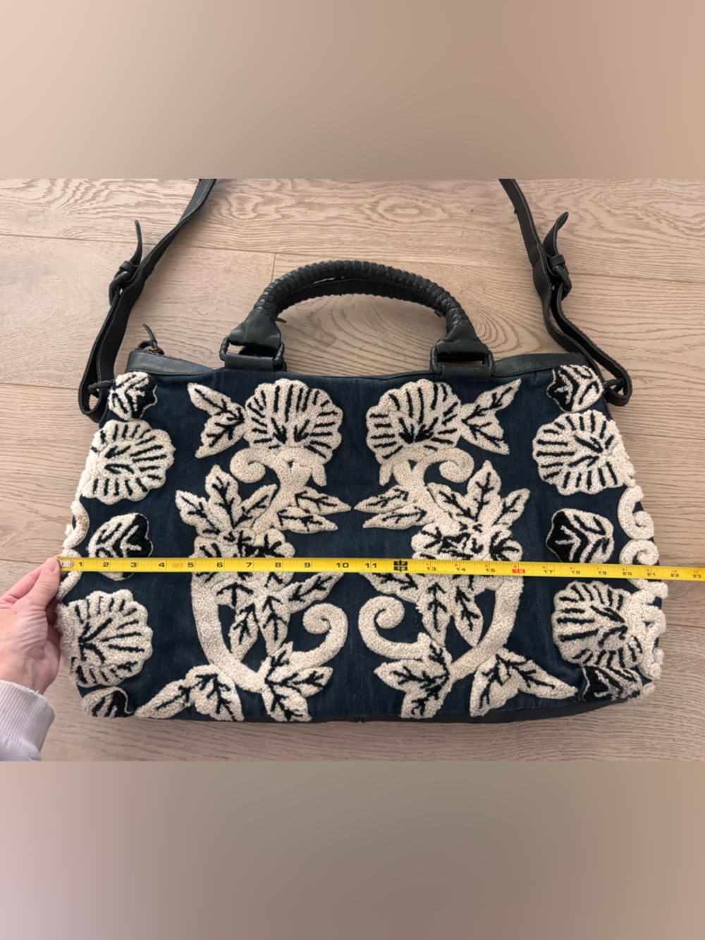 Cleobella Asliah Weekender bag featuring embroidered floral details on the front - Picture 4 of 14